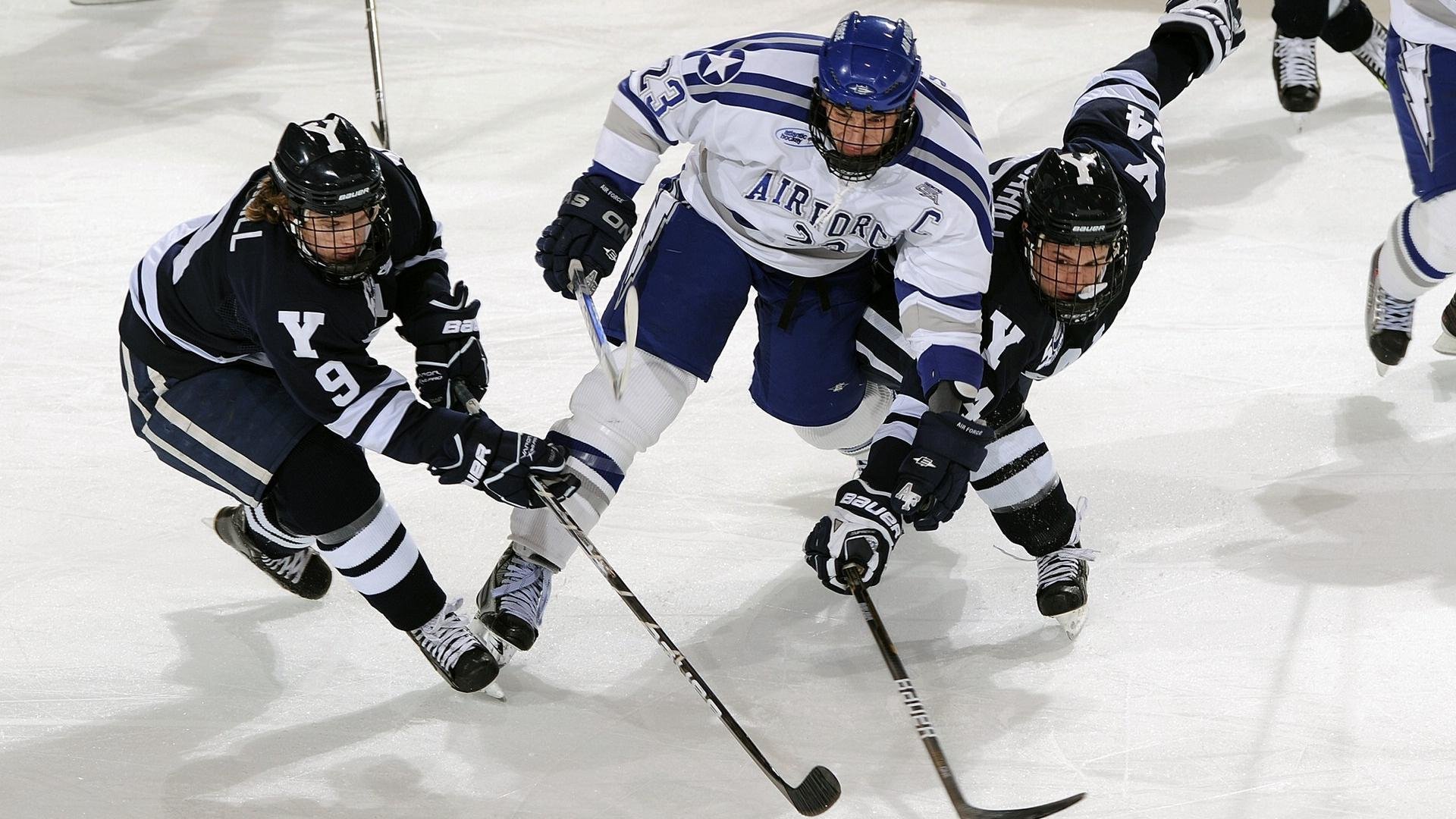 体育新闻中心公布运动员药品监管新政执行反馈情况，运动员药品慎用专柜标识